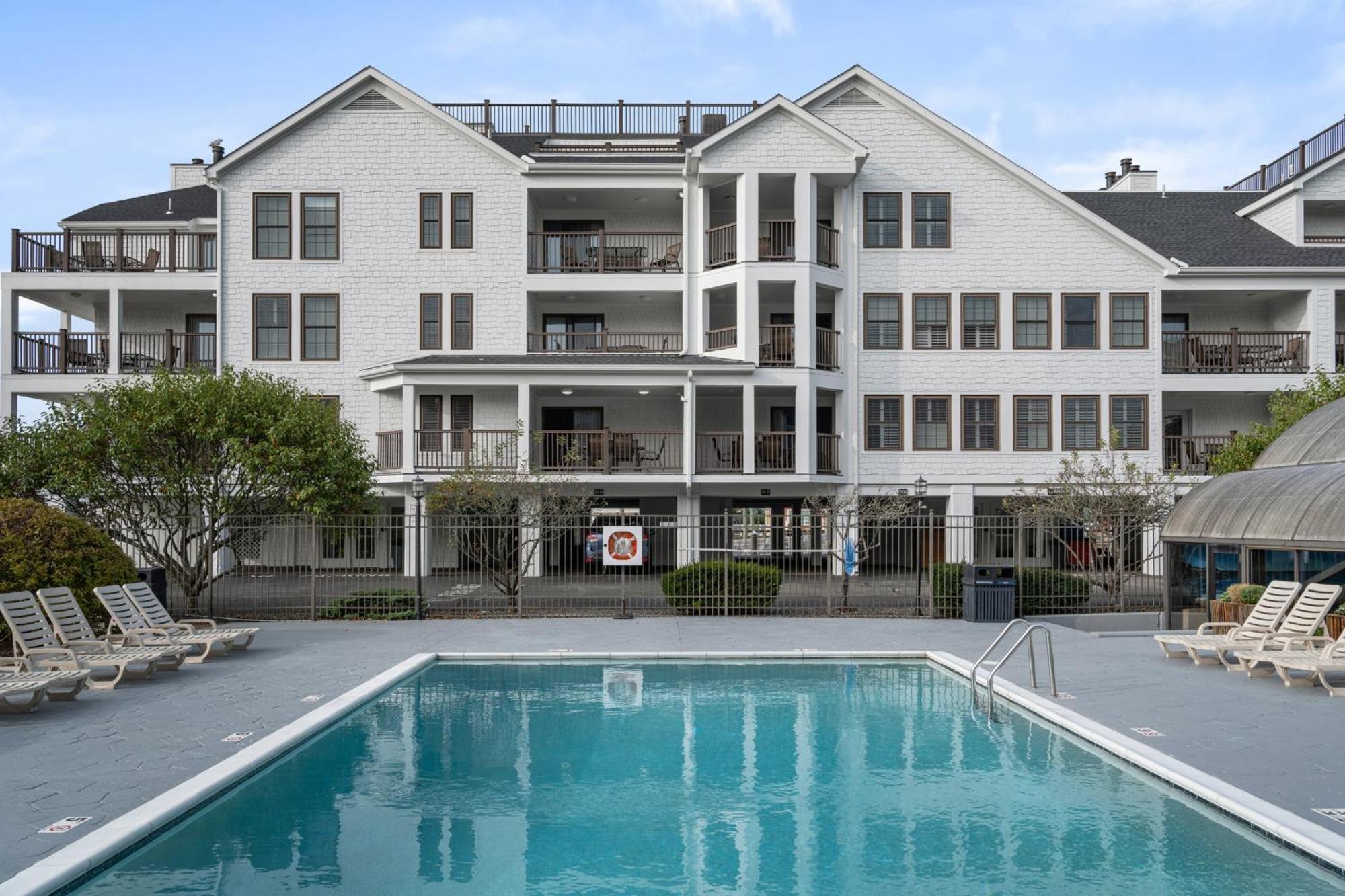 Club Wyndham Newport Onshore Eksteriør bilde